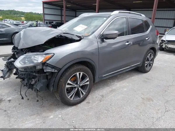 JN8AT2MT9JW463821 2018 NISSAN ROGUE - Image 2