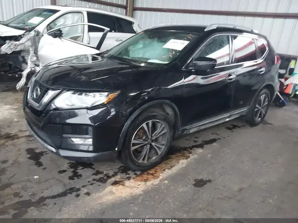 JN8AT2MT9JW464712 2018 NISSAN ROGUE - Image 2