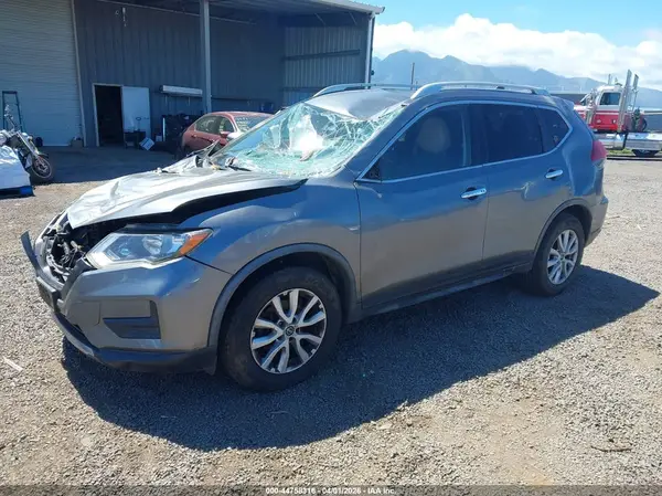 JN8AT2MT9JW465391 2018 NISSAN ROGUE - Image 2