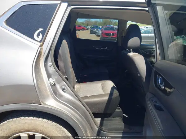 JN8AT2MT9JW465391 2018 NISSAN ROGUE - Image 8