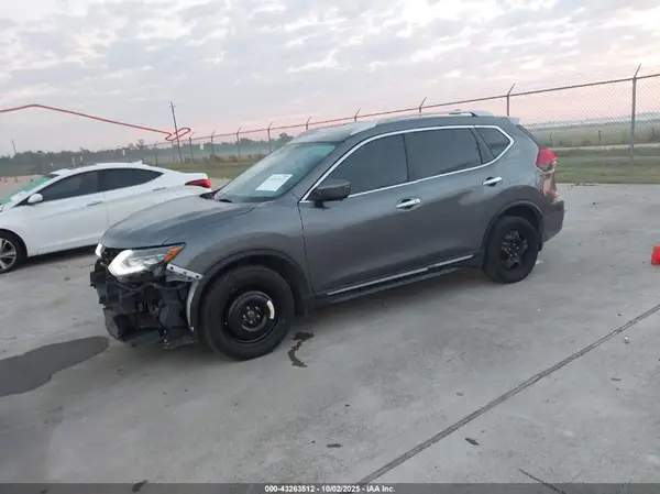JN8AT2MT9JW467738 2018 NISSAN ROGUE - Image 2
