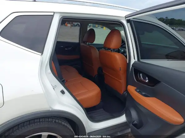JN8AT2MT9JW468937 2018 NISSAN ROGUE - Image 8