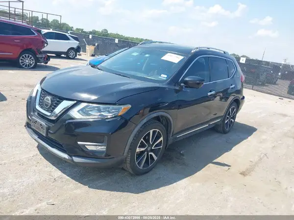 JN8AT2MT9JW469313 2018 NISSAN ROGUE - Image 2