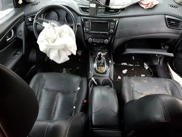 JN8AT2MT9JW470557 2018 NISSAN ROGUE - Image 8