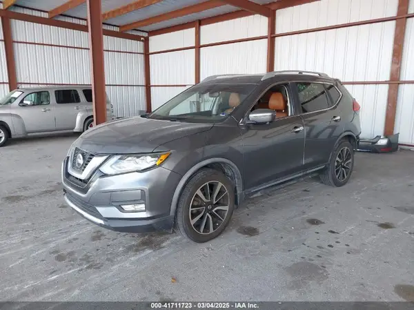 JN8AT2MT9JW485804 2018 NISSAN ROGUE - Image 2
