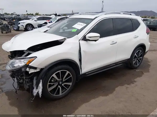 JN8AT2MT9JW486726 2018 NISSAN ROGUE - Image 2
