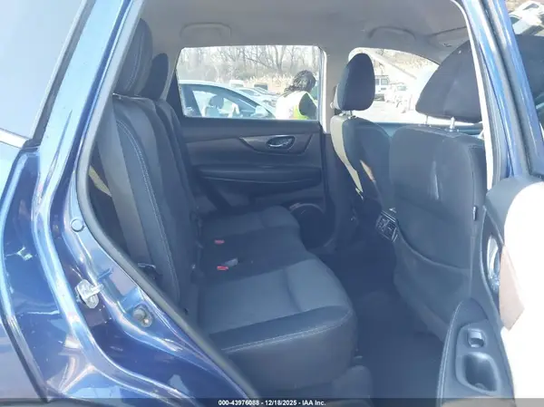 JN8AT2MT9JW487262 2018 NISSAN ROGUE - Image 8