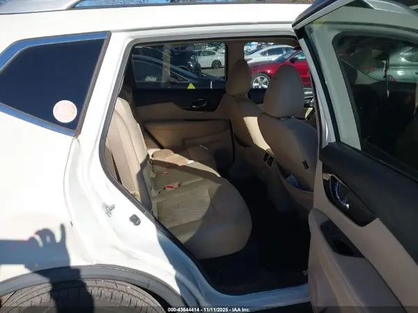 JN8AT2MT9JW489240 2018 NISSAN ROGUE - Image 8