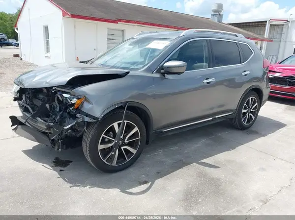 JN8AT2MT9JW489769 2018 NISSAN ROGUE - Image 2