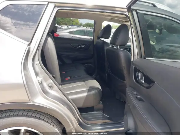JN8AT2MT9JW489769 2018 NISSAN ROGUE - Image 8
