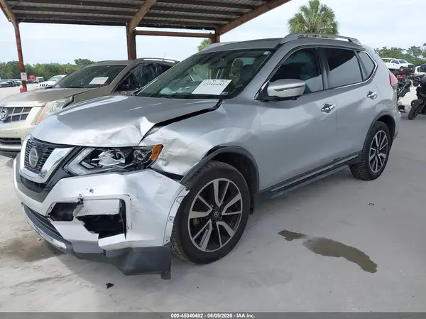 JN8AT2MT9JW489884 2018 NISSAN ROGUE - Image 2