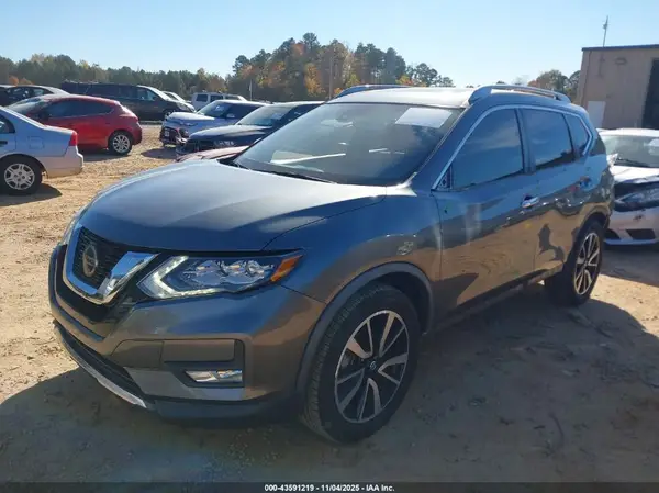 JN8AT2MT9JW491022 2018 NISSAN ROGUE - Image 2
