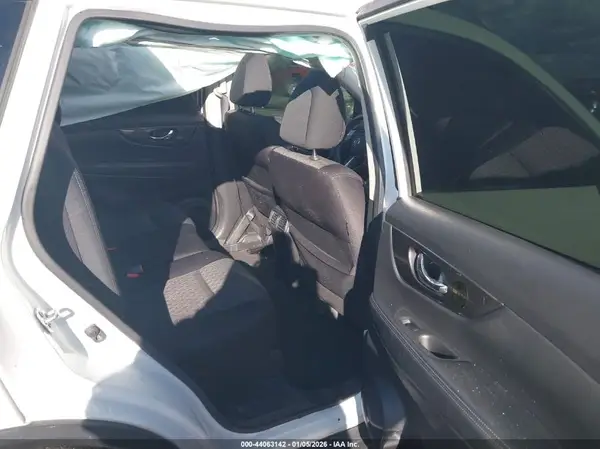 JN8AT2MT9KW252555 2019 NISSAN ROGUE - Image 8
