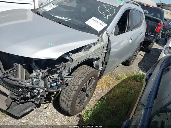 JN8AT2MT9KW256945 2019 NISSAN ROGUE - Image 2