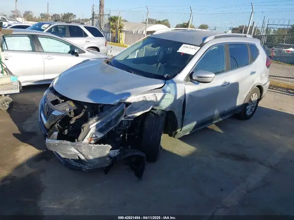 JN8AT2MT9KW263622 2019 NISSAN ROGUE - Image 2