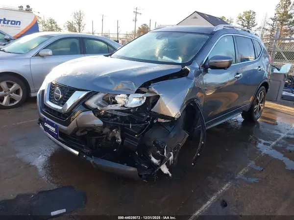 JN8AT2MT9KW268108 2019 NISSAN ROGUE - Image 2