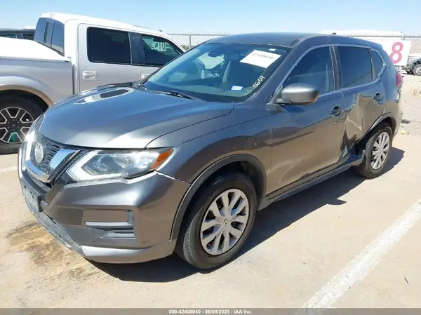 JN8AT2MT9KW503266 2019 NISSAN ROGUE - Image 2