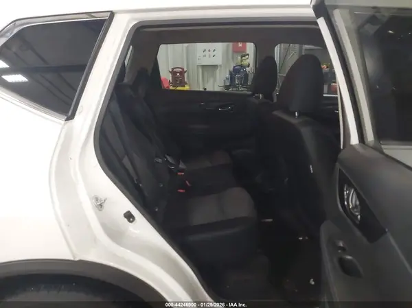 JN8AT2MTXHW131543 2017 NISSAN ROGUE - Image 8