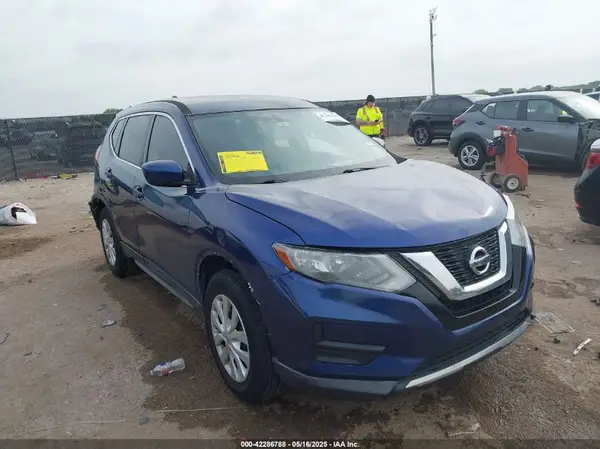 JN8AT2MTXHW131820 2017 NISSAN ROGUE - Image 1