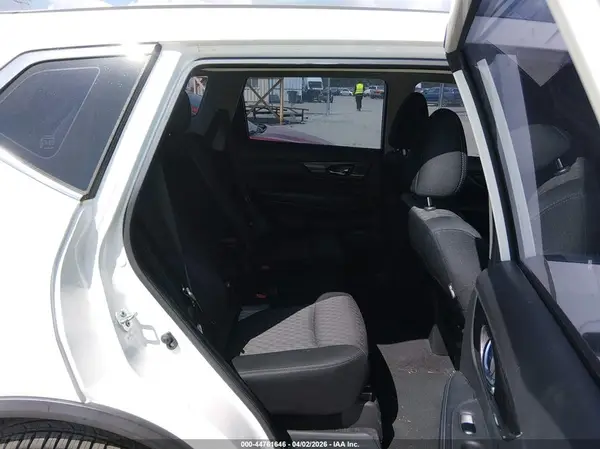 JN8AT2MTXHW133227 2017 NISSAN ROGUE - Image 8