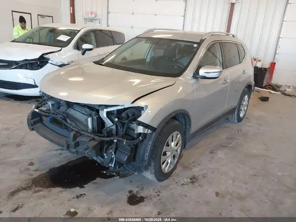 JN8AT2MTXHW134507 2017 NISSAN ROGUE - Image 2