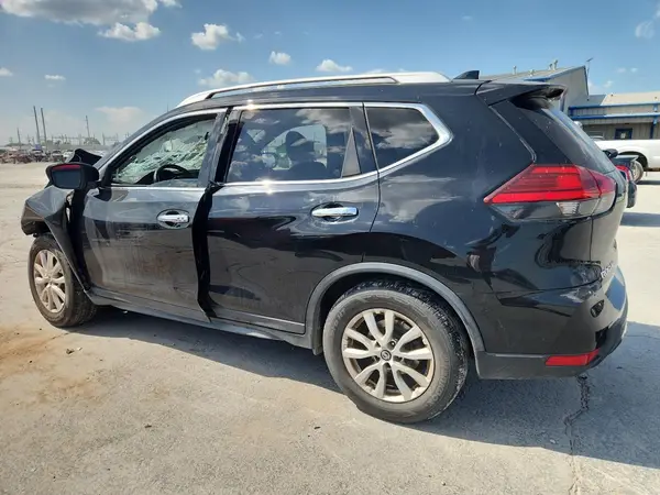 JN8AT2MTXHW135544 2017 NISSAN ROGUE - Image 2