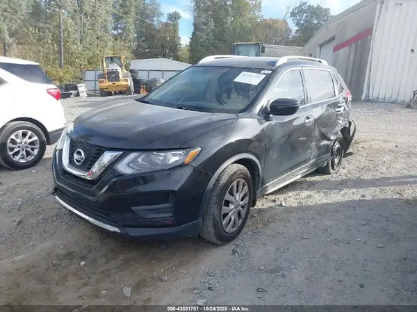 JN8AT2MTXHW139612 2017 NISSAN ROGUE - Image 2