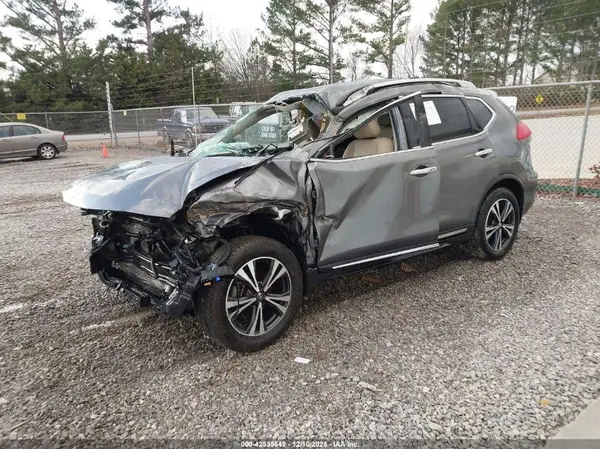 JN8AT2MTXHW141747 2017 NISSAN ROGUE - Image 2