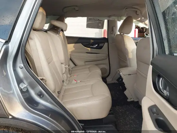 JN8AT2MTXHW141747 2017 NISSAN ROGUE - Image 8