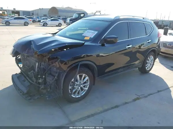 JN8AT2MTXHW142588 2017 NISSAN ROGUE - Image 2