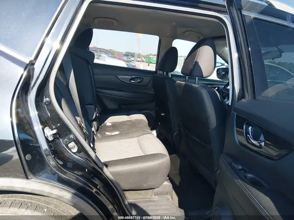 JN8AT2MTXHW143627 2017 NISSAN ROGUE - Image 8