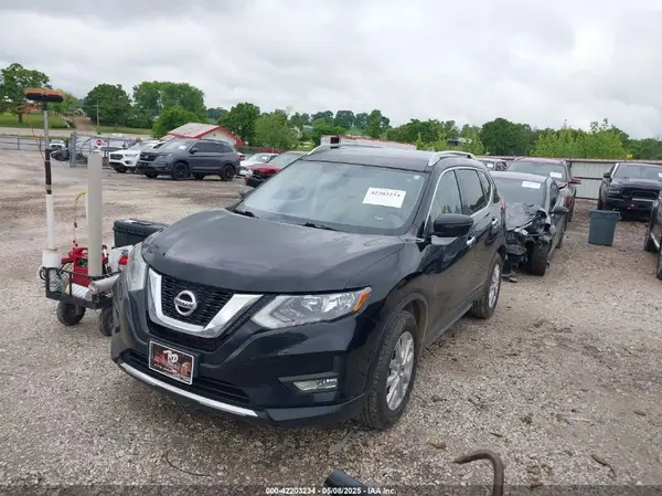 JN8AT2MTXHW144471 2017 NISSAN ROGUE - Image 2