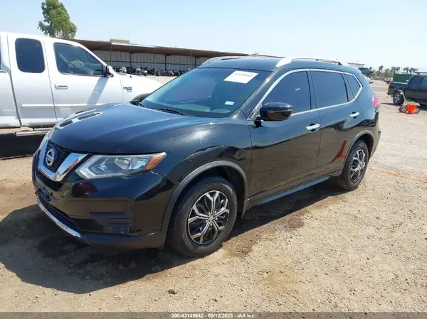 JN8AT2MTXHW145877 2017 NISSAN ROGUE - Image 2