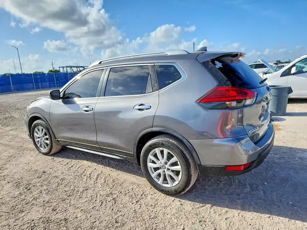 JN8AT2MTXHW149489 2017 NISSAN ROGUE - Image 2