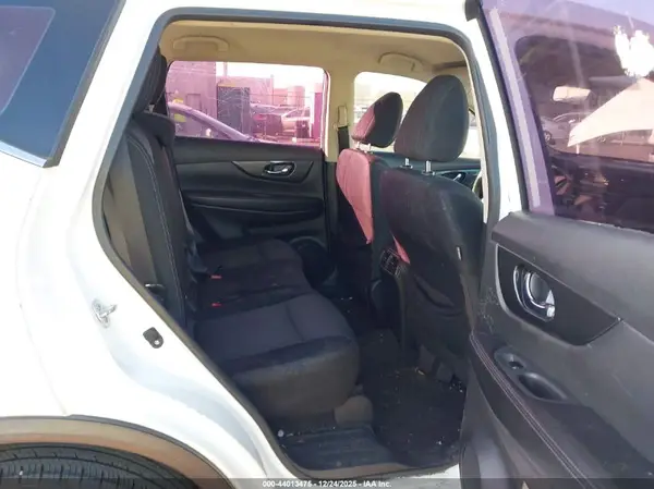JN8AT2MTXHW149640 2017 NISSAN ROGUE - Image 8