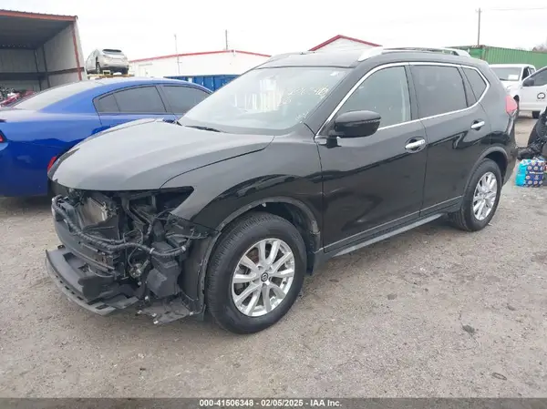 JN8AT2MTXHW150660 2017 NISSAN ROGUE - Image 2