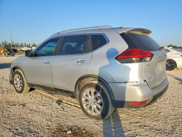 JN8AT2MTXHW380621 2017 NISSAN ROGUE - Image 2
