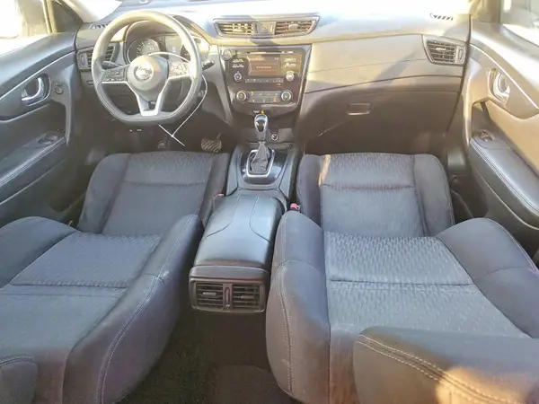 JN8AT2MTXHW380621 2017 NISSAN ROGUE - Image 8