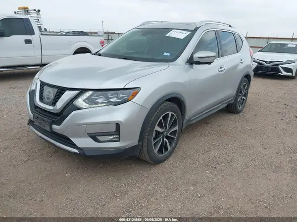 JN8AT2MTXHW381252 2017 NISSAN ROGUE - Image 2