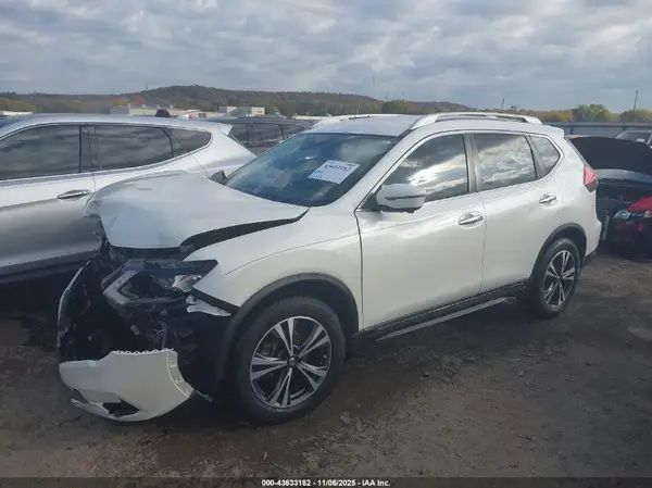 JN8AT2MTXHW382692 2017 NISSAN ROGUE - Image 2