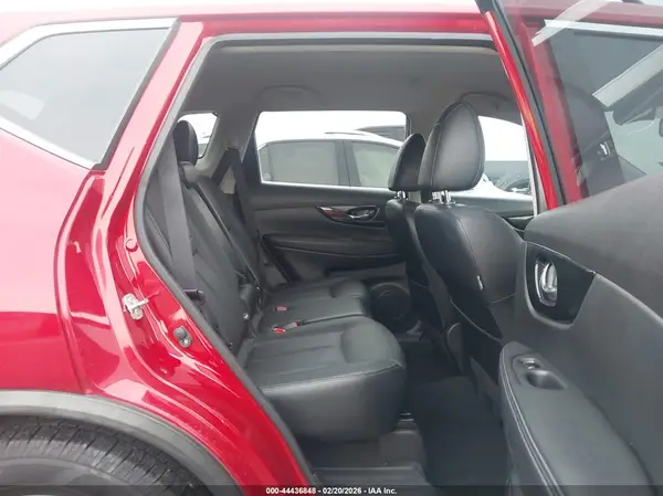 JN8AT2MTXHW385883 2017 NISSAN ROGUE - Image 8