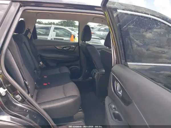 JN8AT2MTXHW386872 2017 NISSAN ROGUE - Image 8