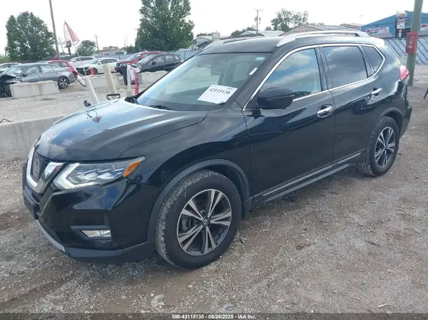 JN8AT2MTXHW387651 2017 NISSAN ROGUE - Image 2