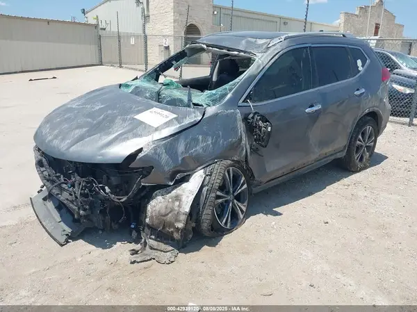 JN8AT2MTXHW387973 2017 NISSAN ROGUE - Image 2