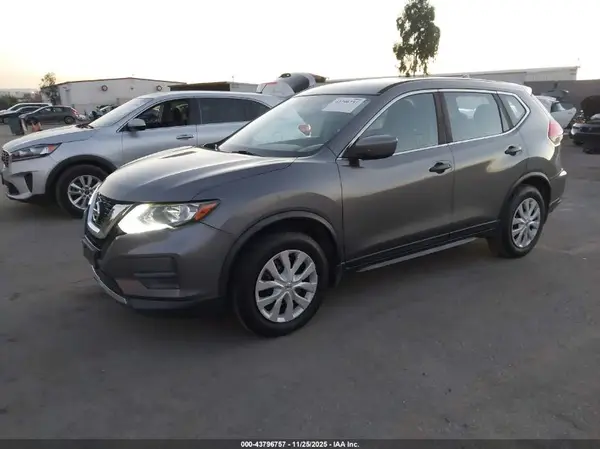 JN8AT2MTXHW389769 2017 NISSAN ROGUE - Image 2