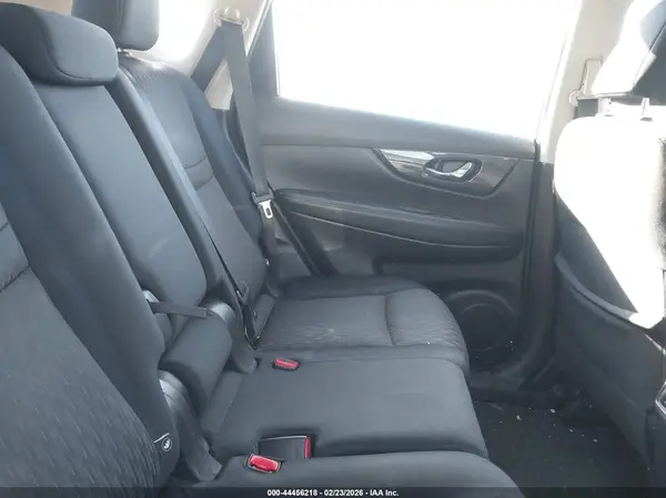 JN8AT2MTXHW389819 2017 NISSAN ROGUE - Image 8