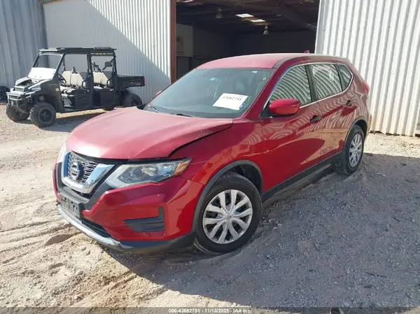 JN8AT2MTXHW394048 2017 NISSAN ROGUE - Image 2