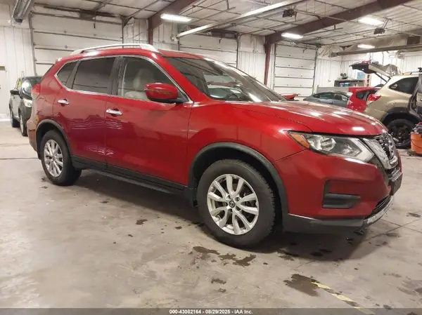 JN8AT2MTXHW394633 2017 NISSAN ROGUE - Image 1