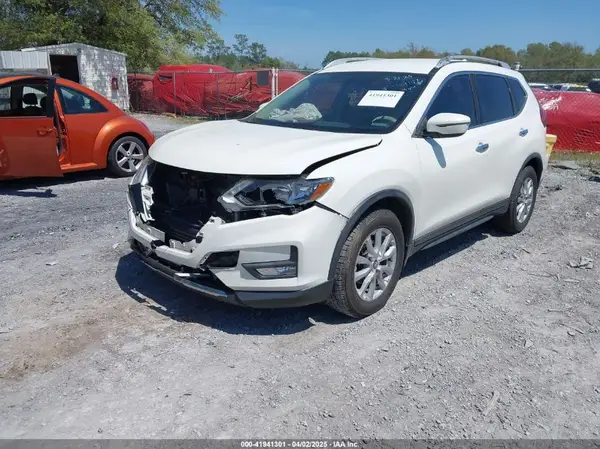 JN8AT2MTXHW396785 2017 NISSAN ROGUE - Image 2