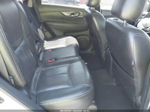 JN8AT2MTXHW396785 2017 NISSAN ROGUE - Image 8